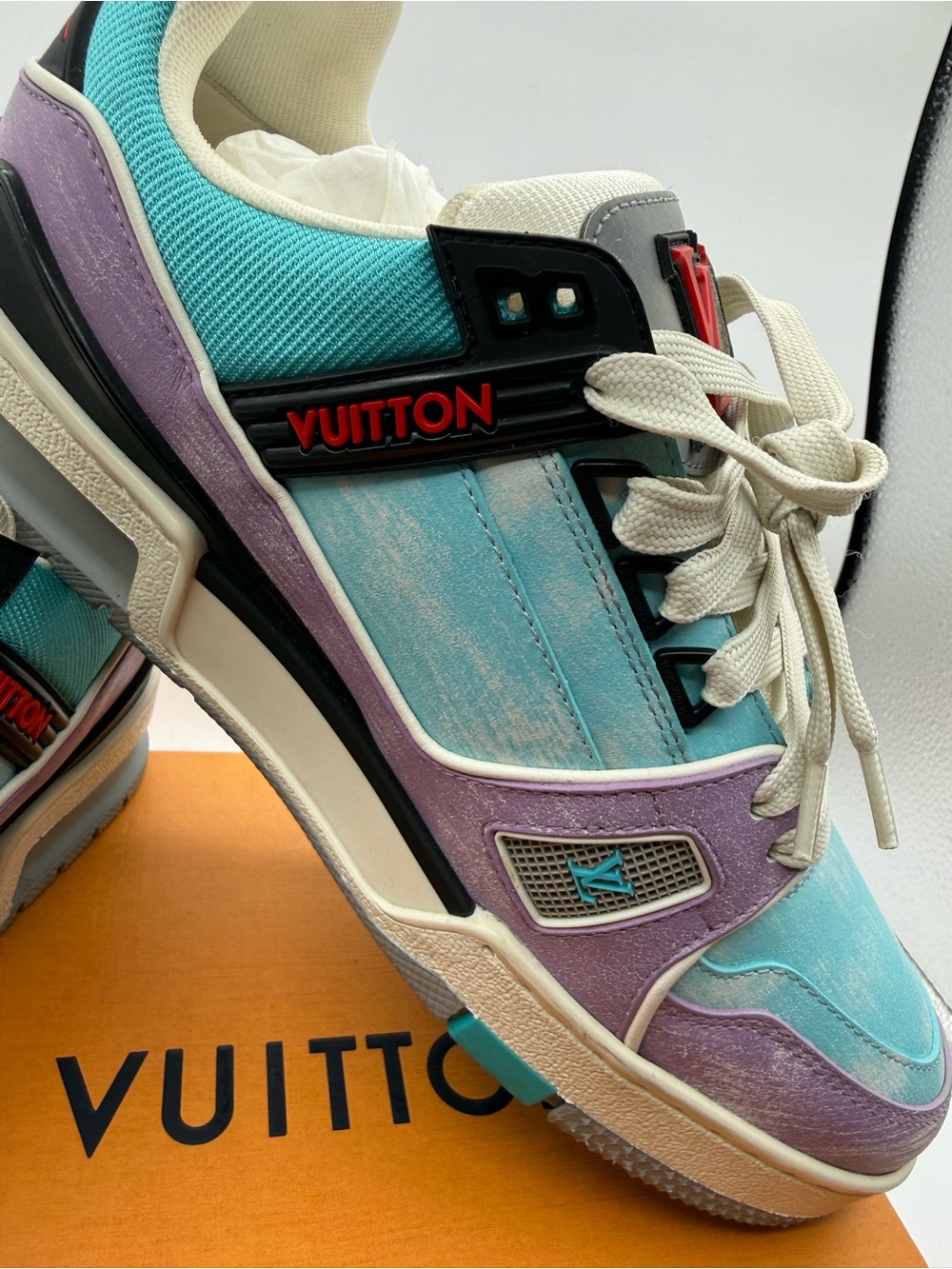 Louis Vuitton LV Multicolor Leather Trainer's Low-Top Sneakers full inclusion - Picture 3 of 11